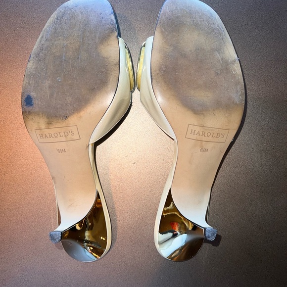 Harold’s 6.5 Gold Heel Slip-On Heels - Picture 7 of 13